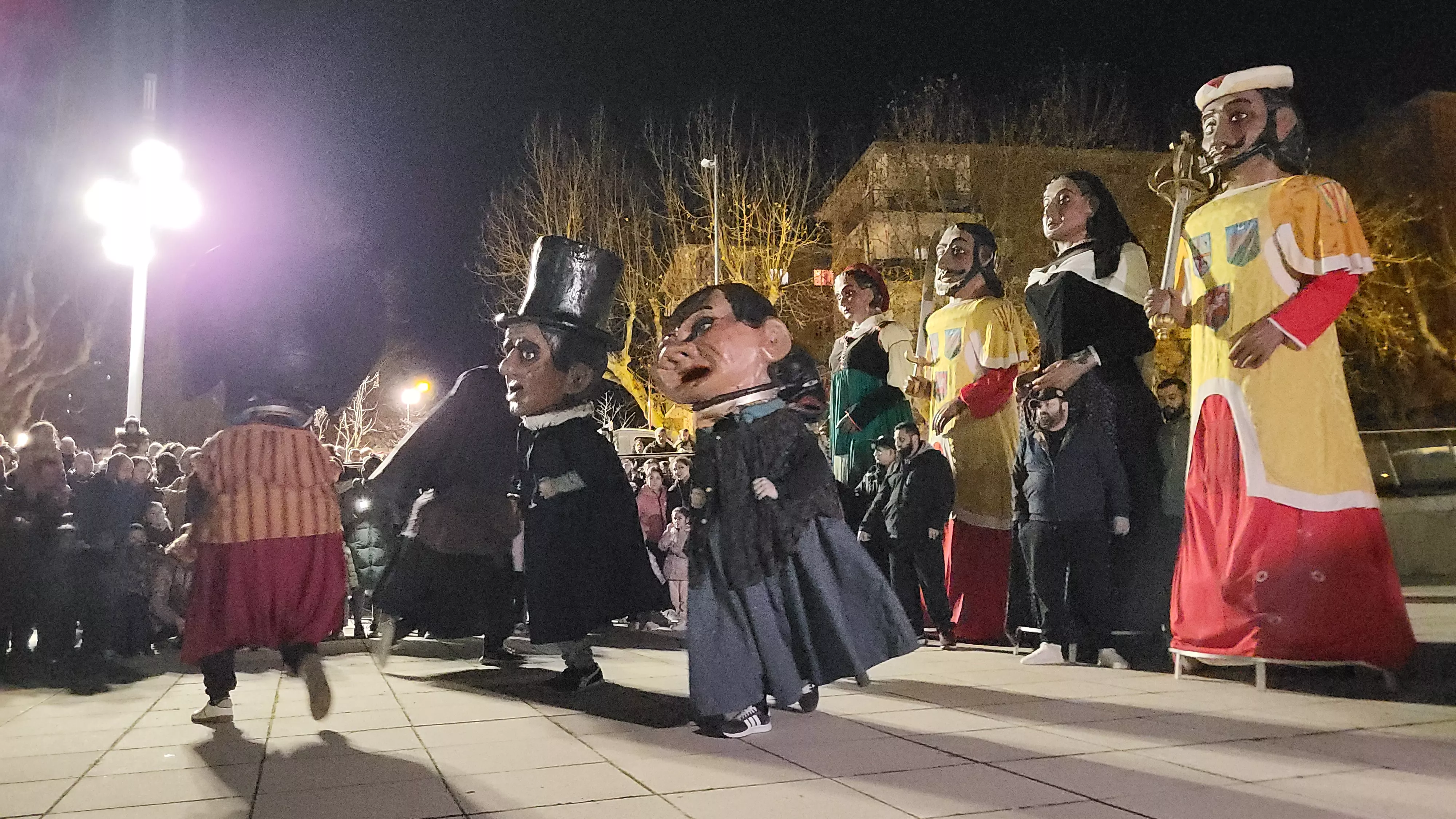 Celebración de la hoguera de San Vicente en Huesca. Foto Mercedes Manterola