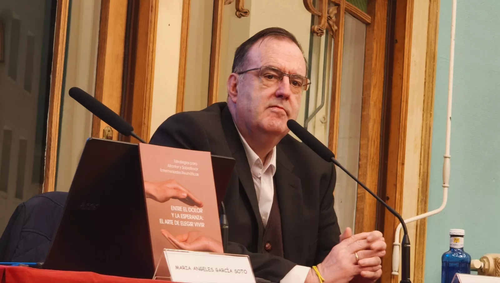Presentación del libro "Entre el dolor y la esperanza: el arte de elegir bien" de María Ángeles García Soto. Foto María José Sampietro Brosed