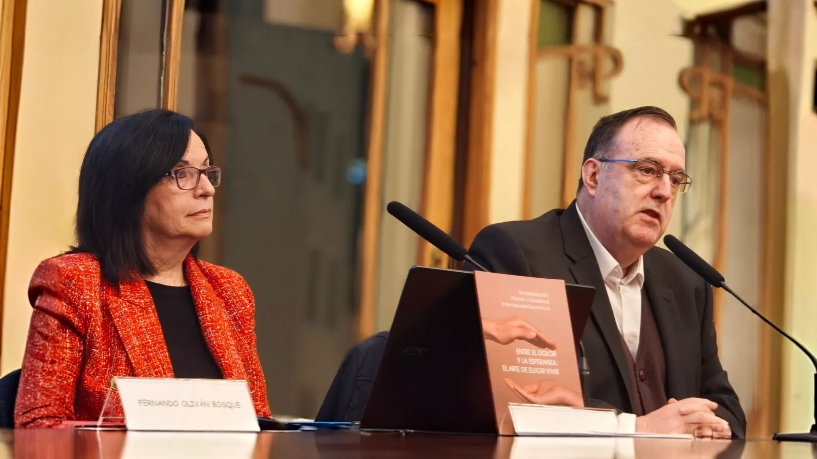 Presentación del libro "Entre el dolor y la esperanza: el arte de elegir bien" de María Ángeles García Soto. Foto María José Sampietro Brosed