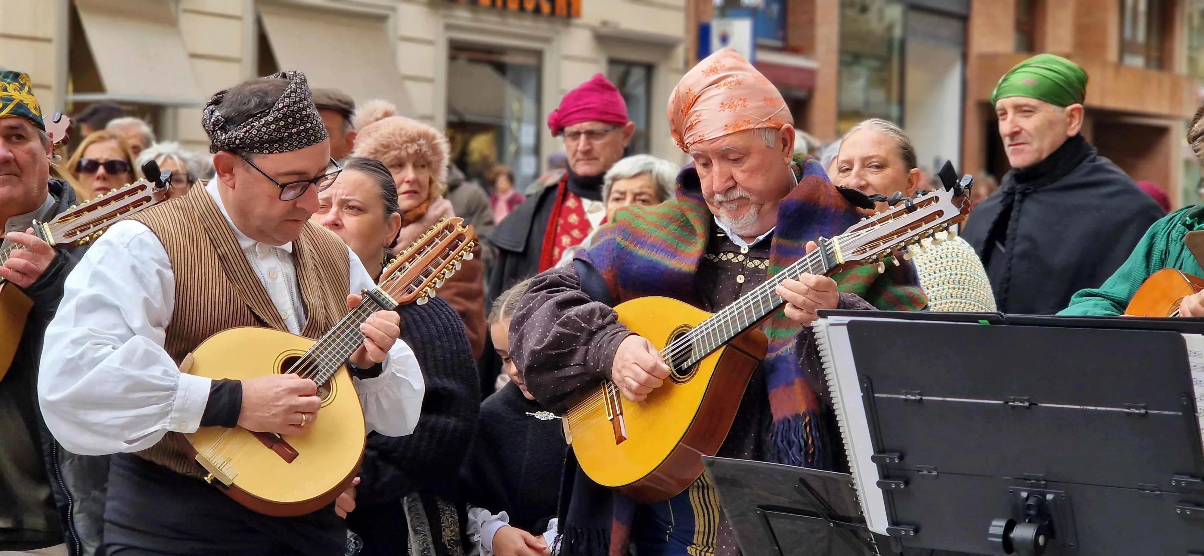 Jotas por San Vicente con Estirpe de Aragonia y Roldán del Alto Aragón. Foto Myriam Martínez