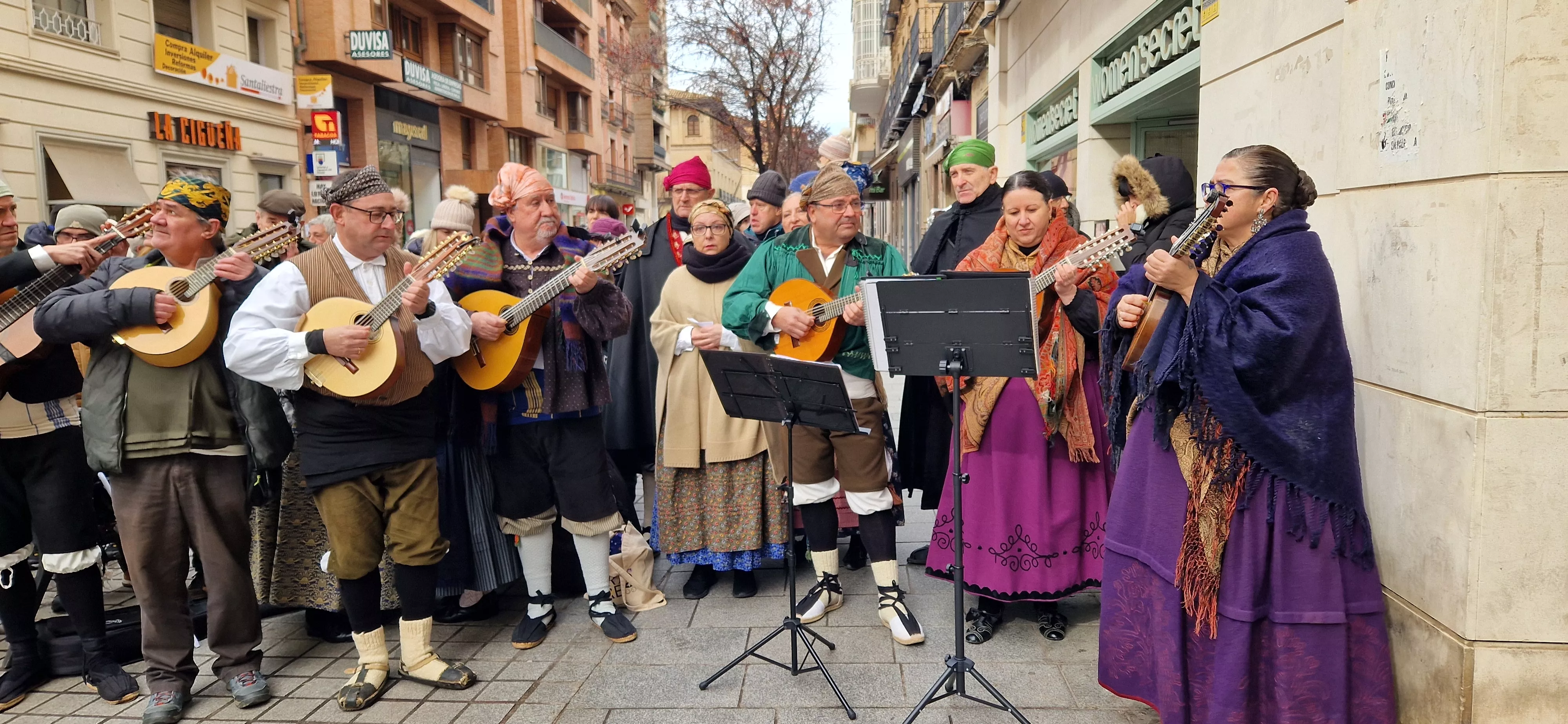 Jotas por San Vicente con Estirpe de Aragonia y Roldán del Alto Aragón. Foto Myriam Martínez