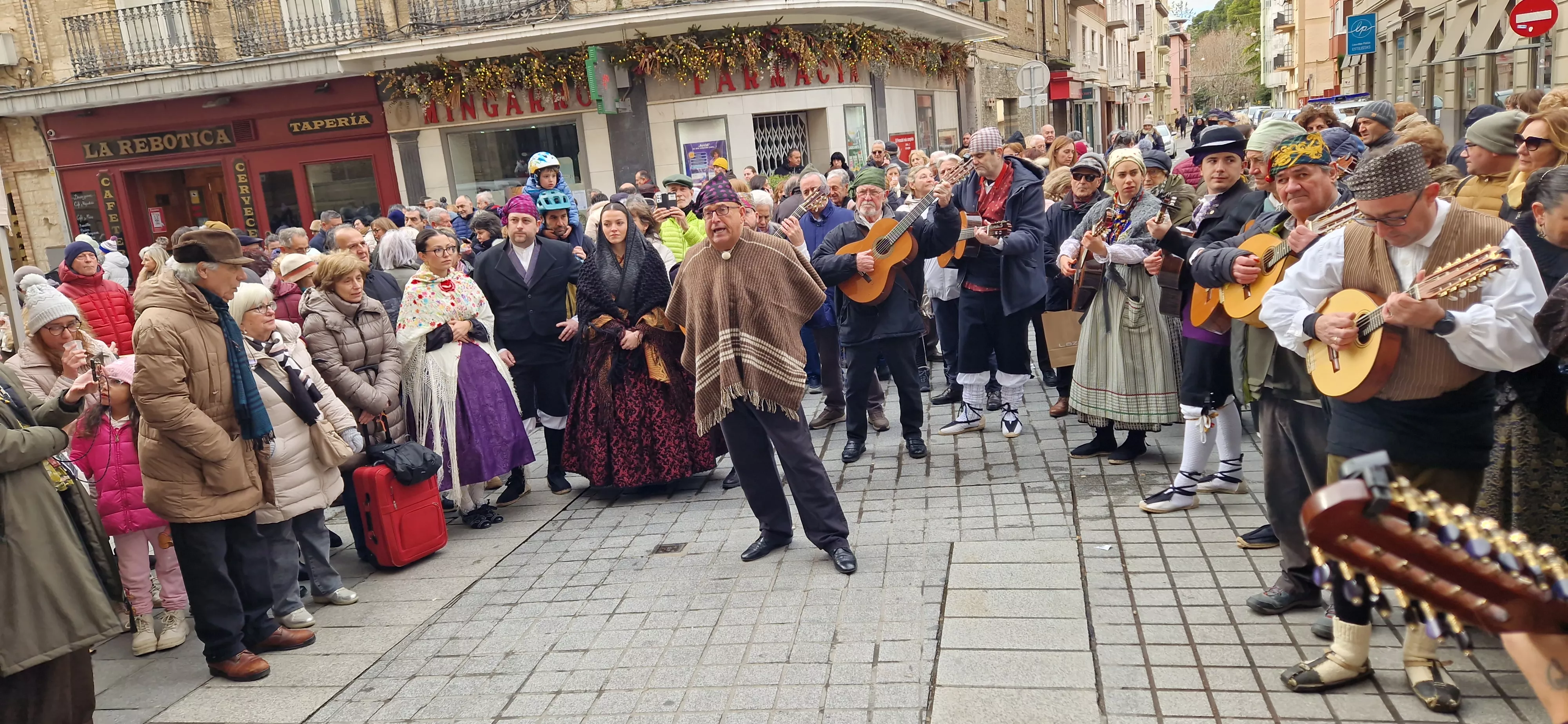 Jotas por San Vicente con Estirpe de Aragonia y Roldán del Alto Aragón. Foto Myriam Martínez