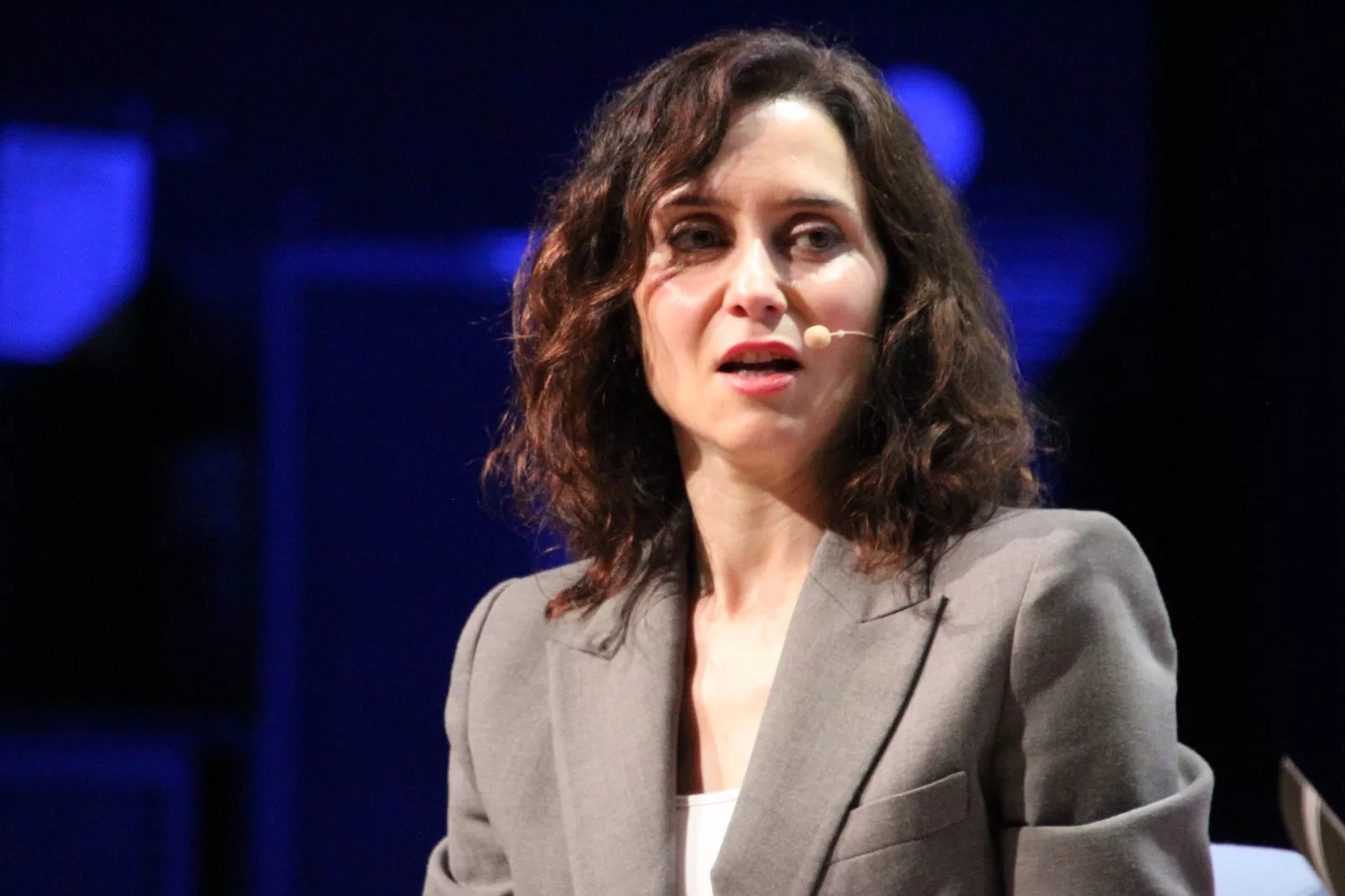 Isabel Díaz Ayuso en el Palacio de Congresos de Huesca. Foto Carlos Neofato