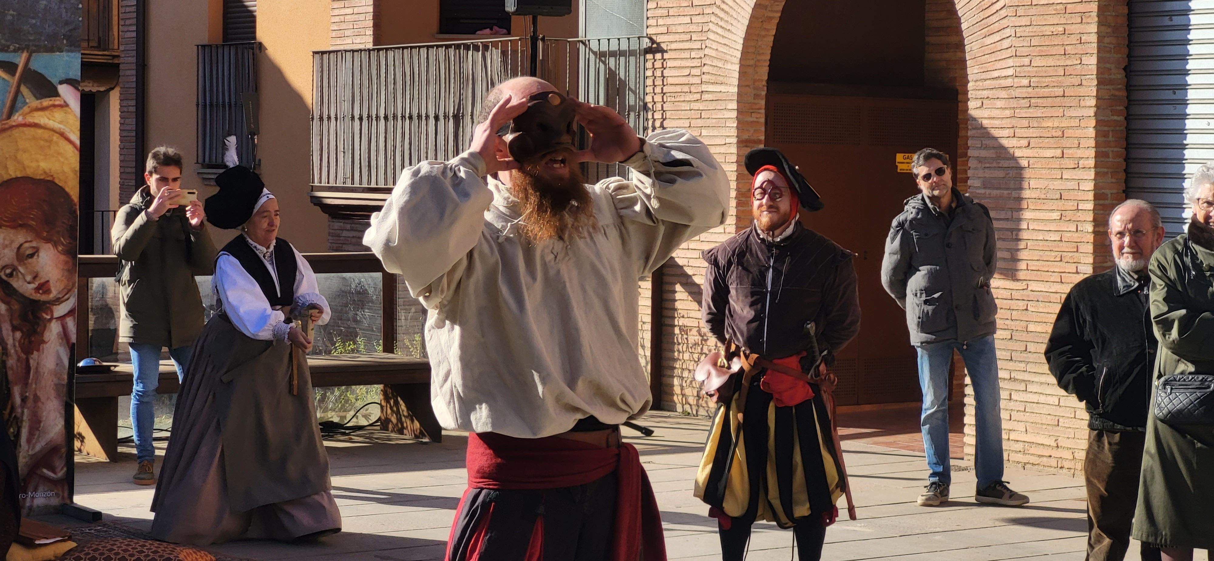 Lectura del bando y recreación histórica de Germana de Foix. Foto Myriam Martínez