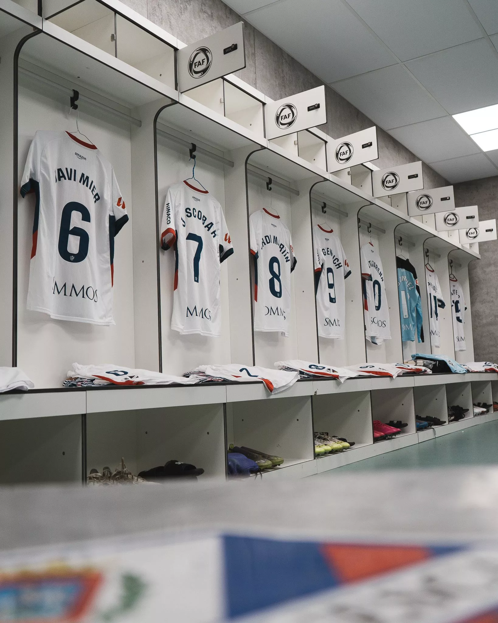 Vestuario del Huesca, preparado. Foto: SDH