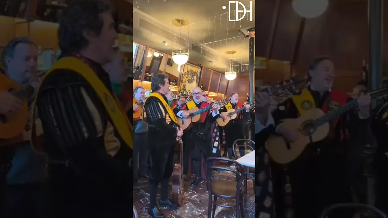 La Honoris Tuna Aragón, "notaria" de una pedida de mano en Huesca