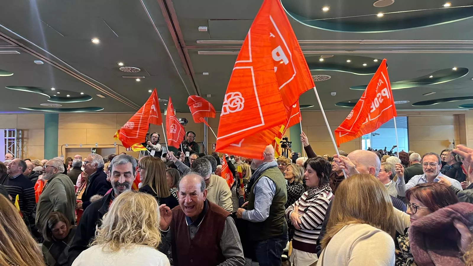 Acto electoral del PSOE con Pedro Sánchez y Pilar Alegría en Huesca. Foto Mercedes Manterola