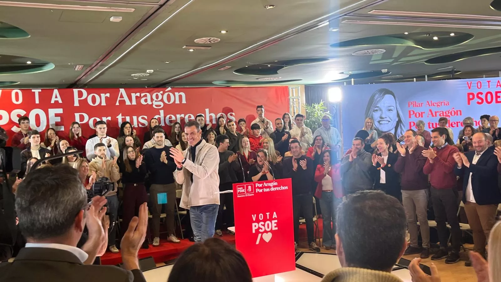 Acto electoral del PSOE con Pedro Sánchez y Pilar Alegría en Huesca. Foto Mercedes Manterola