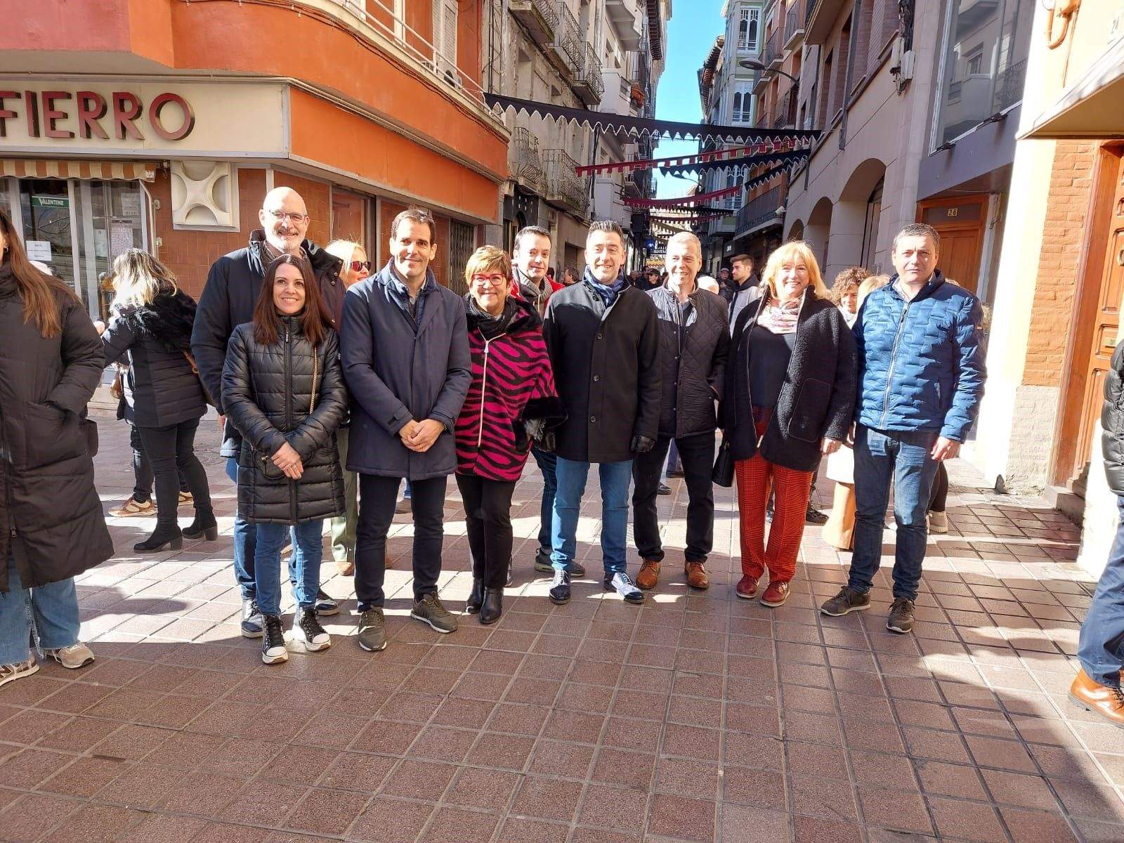 Miembros del PSOE, con Elisa Sancho, Fernando Sabés y Antonio Cosculluela