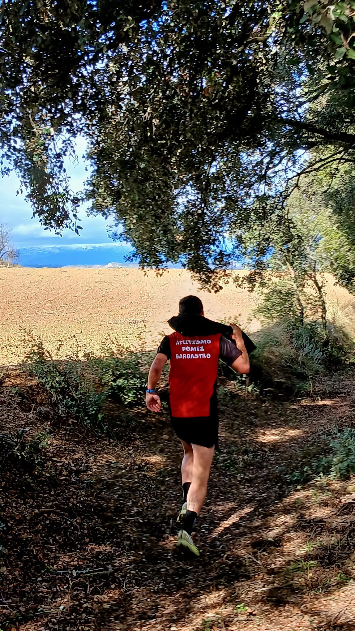 XXI Carrera Castillazuelo-El Pueyo. Dani Cremades con el jamón