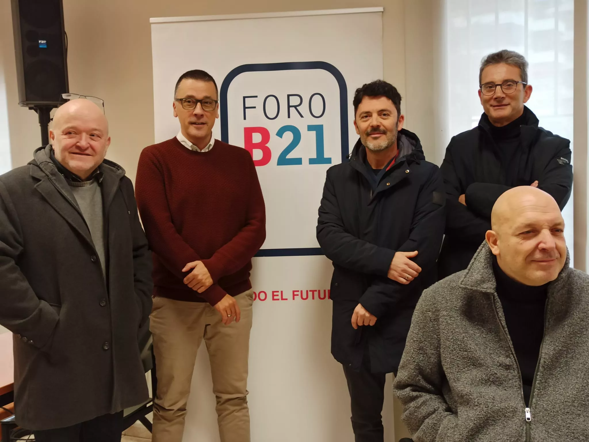 Nueva junta del Foro B21 de Barbastro, presidida por Javier Pérez