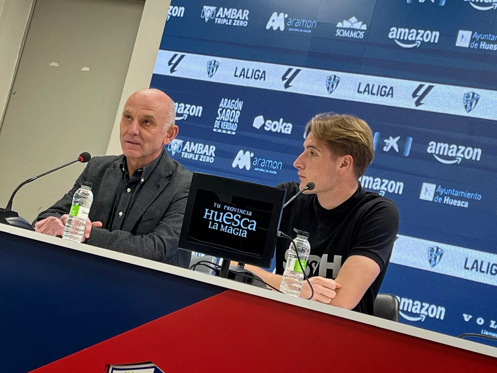 Ángel Martín González, director deportivo del Huesca, junto a Álex Cantero. Foto: Adri Mora