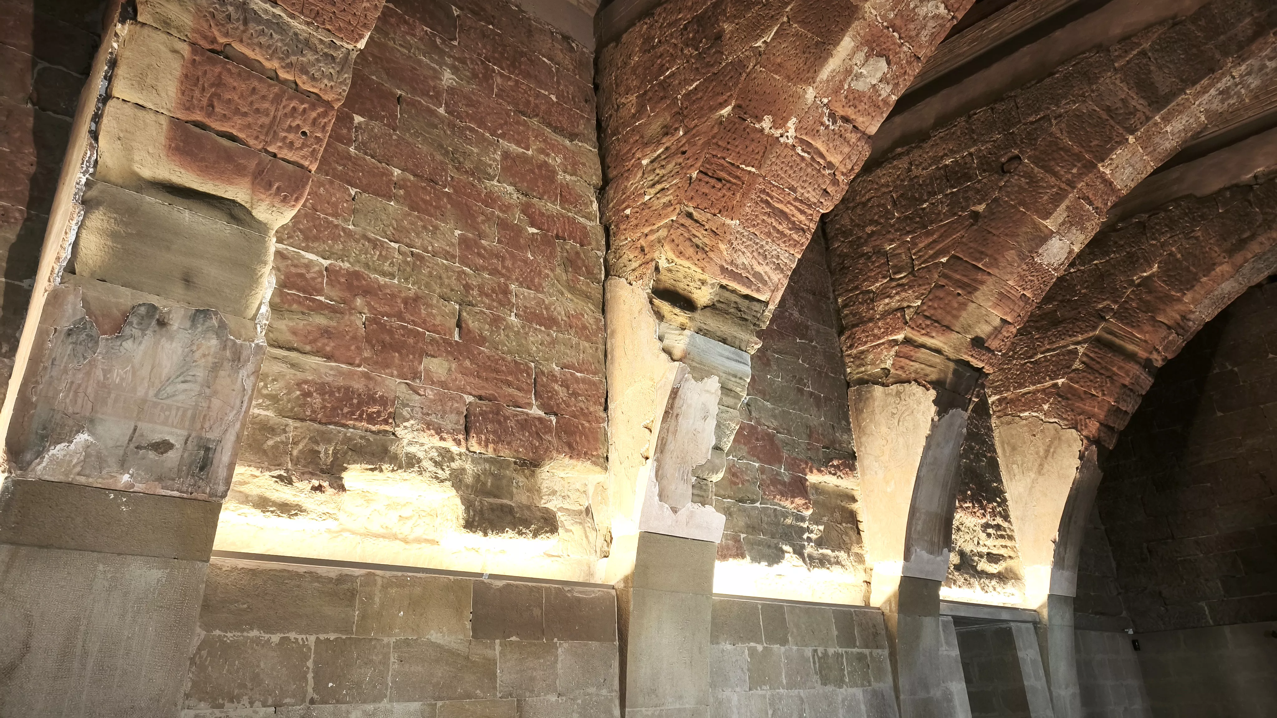 Imágenes del Real Monasterio de Villanueva de Sigena. Foto María José Sampietro Brosed