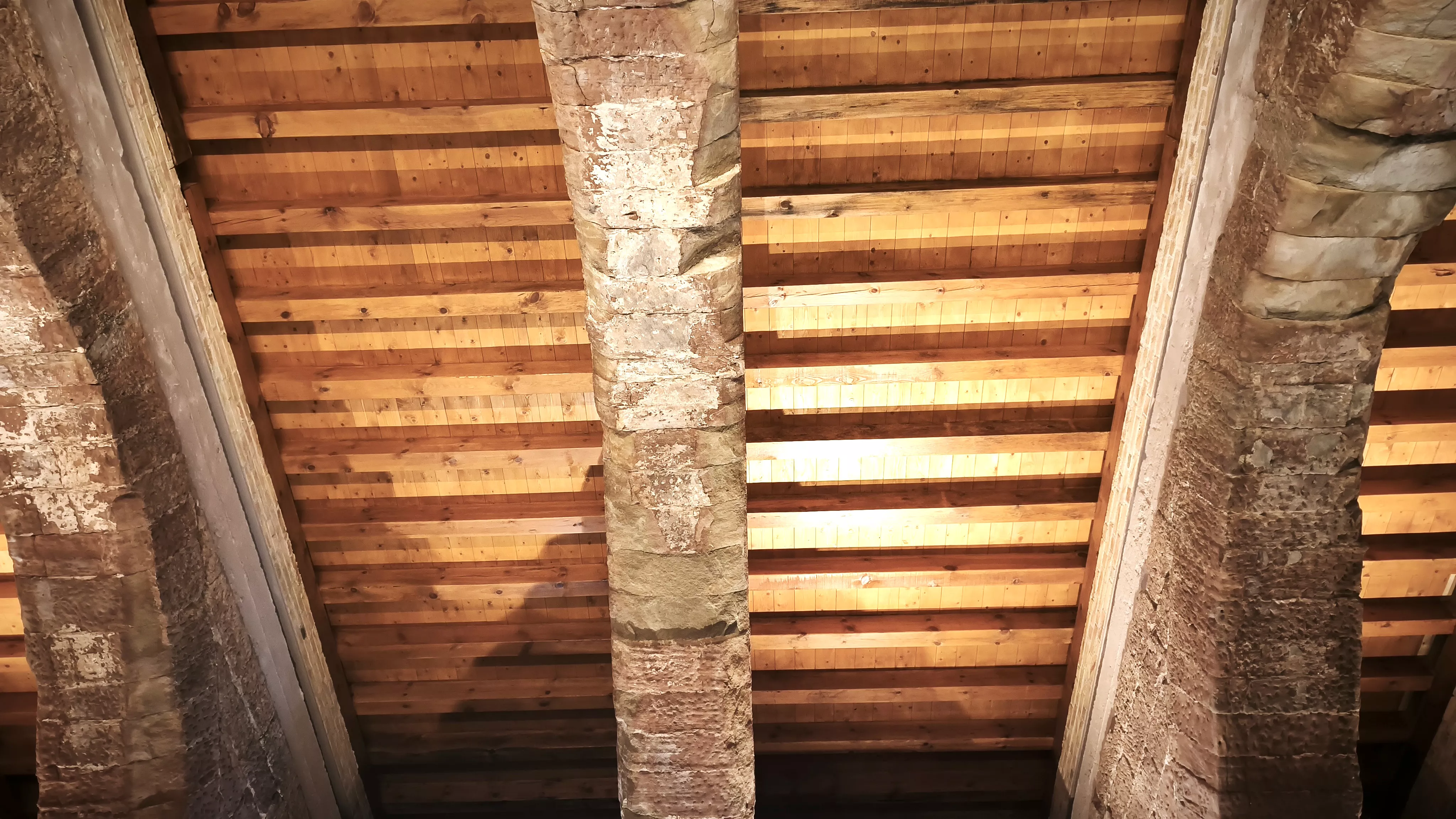 Imágenes del Real Monasterio de Villanueva de Sigena. Foto María José Sampietro Brosed