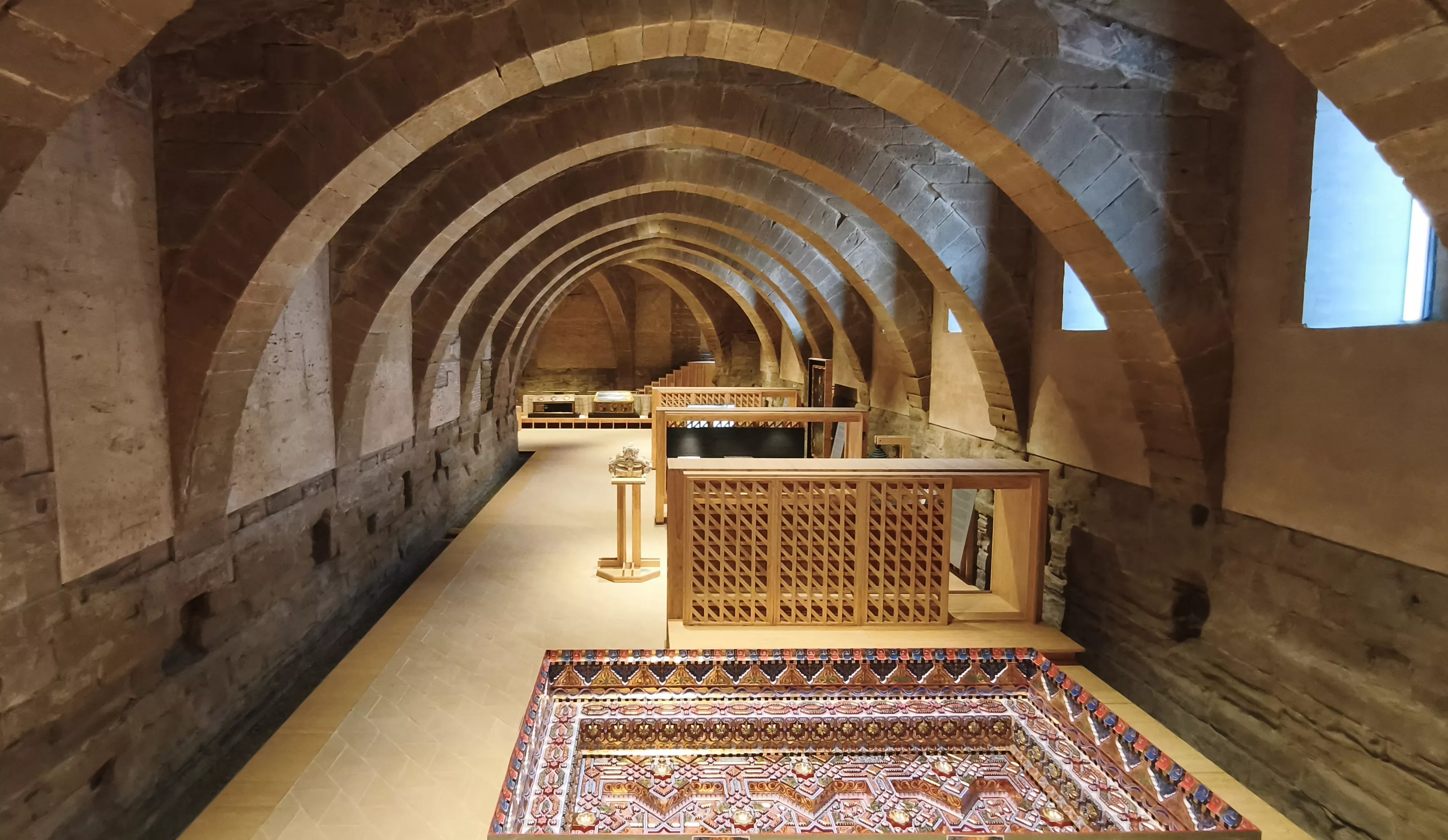 Imágenes del Real Monasterio de Villanueva de Sigena. Foto María José Sampietro Brosed