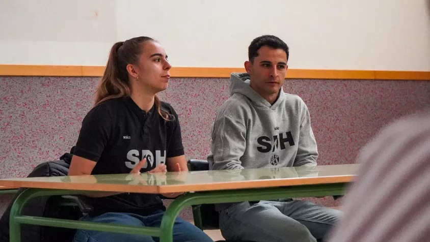 Nueva parada de 'Tu equipo en tu clase' de la SD Huesca