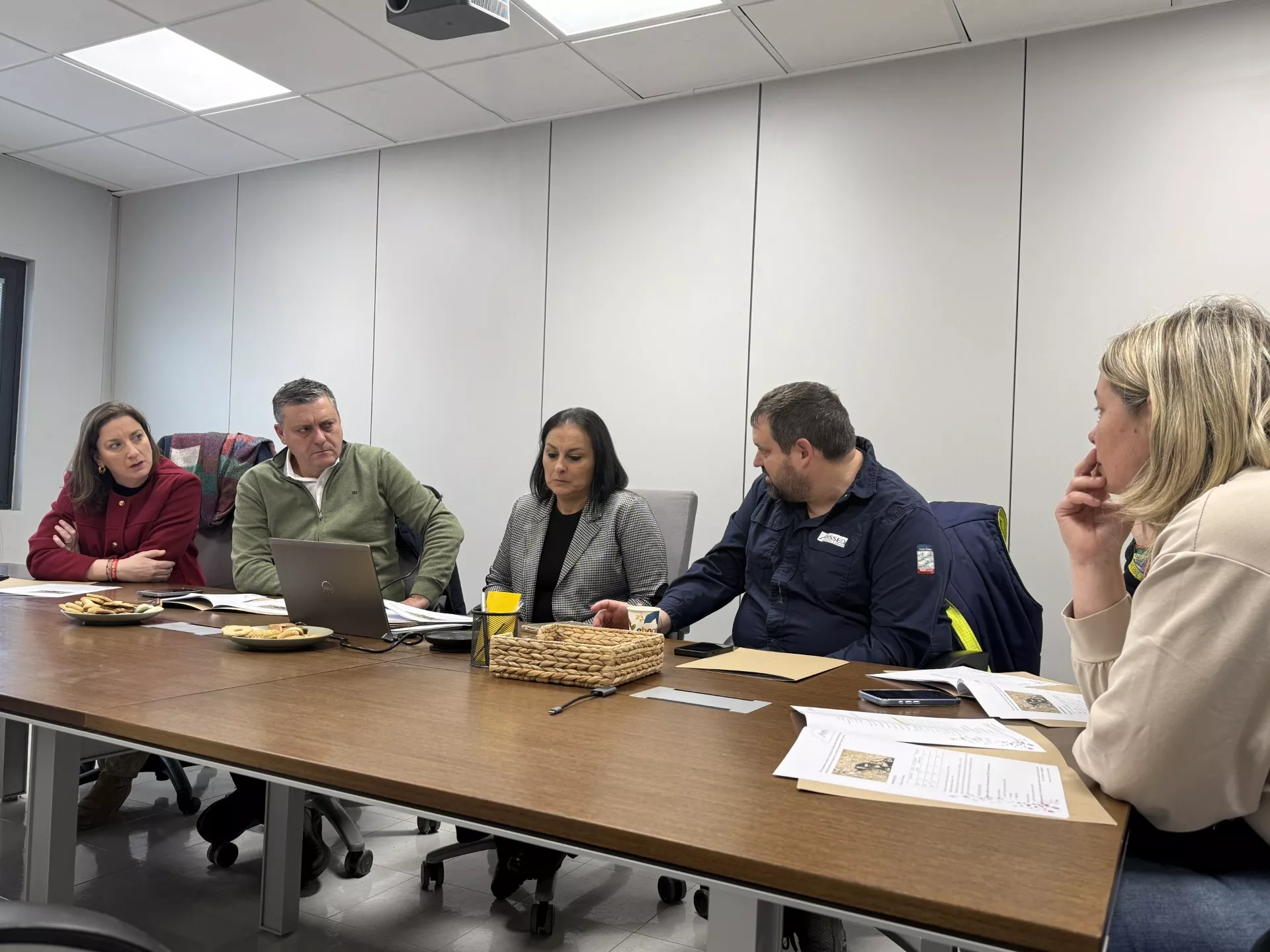 El PSOE afirma que impulsará planes específicos para la modernización del sector agroindustrial.