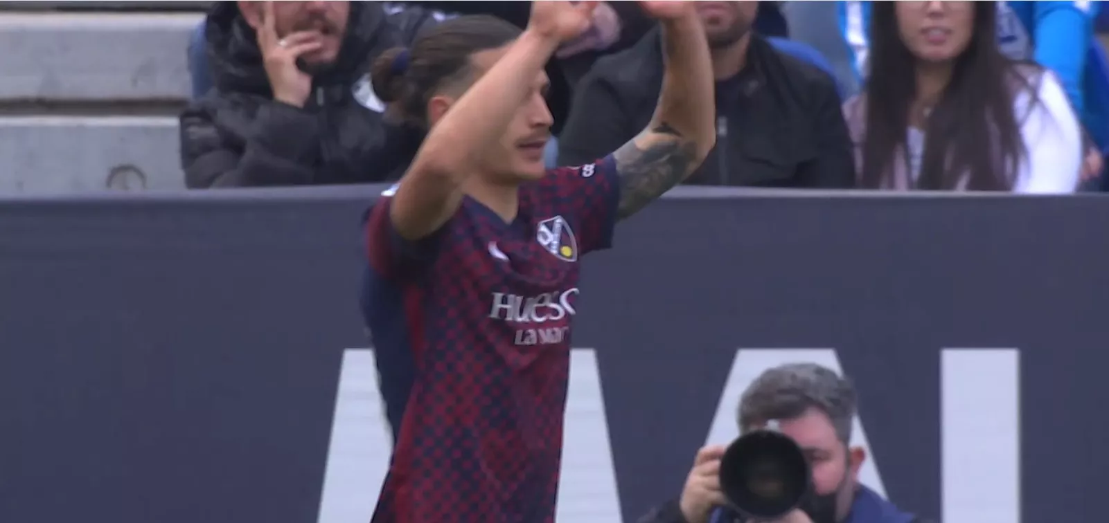 Jaime Seoane celebra un gol con la camiseta del Huesca