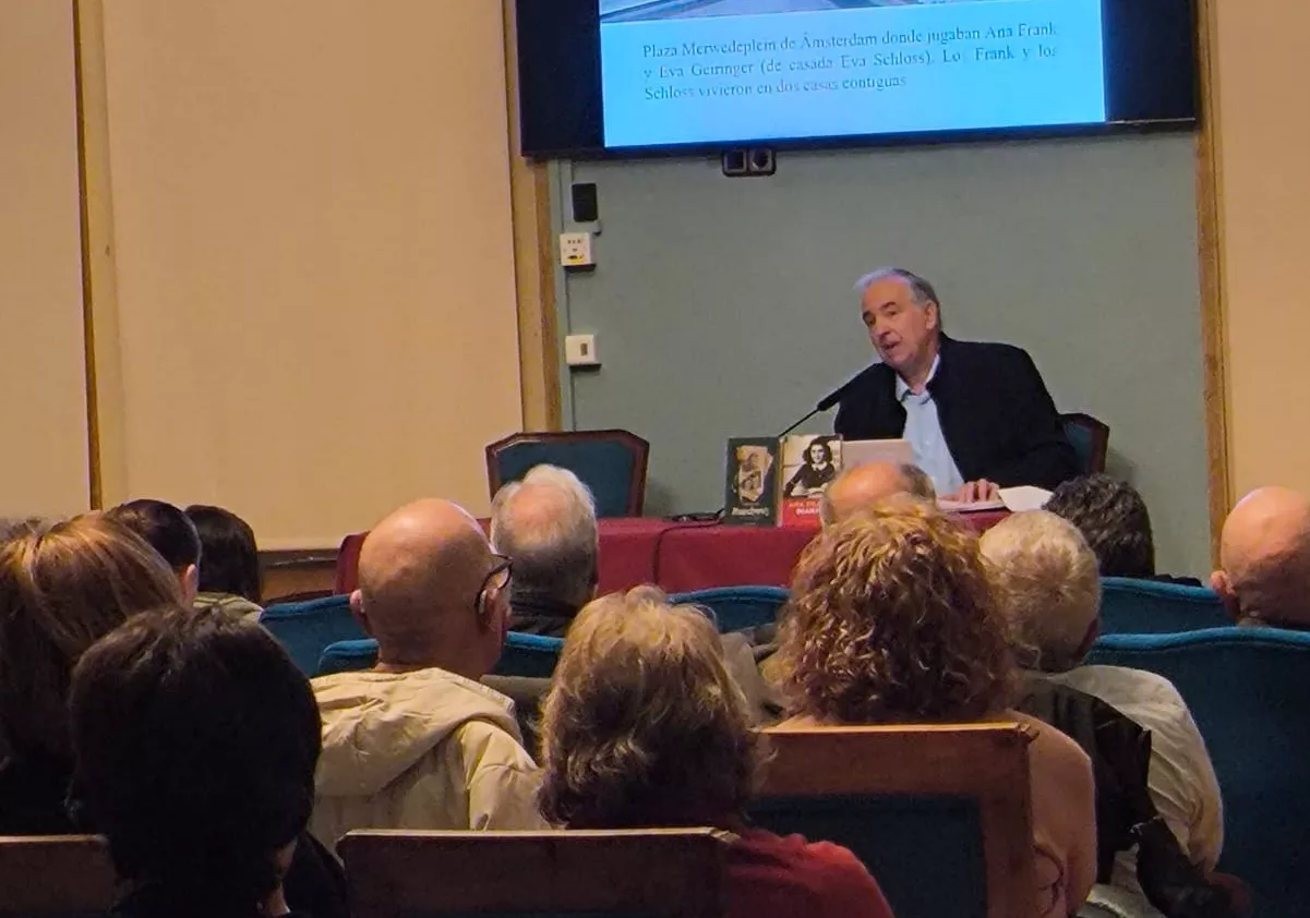 Conferencia de Jesús Inglada dedicada a Eva Schloss en Huesca.