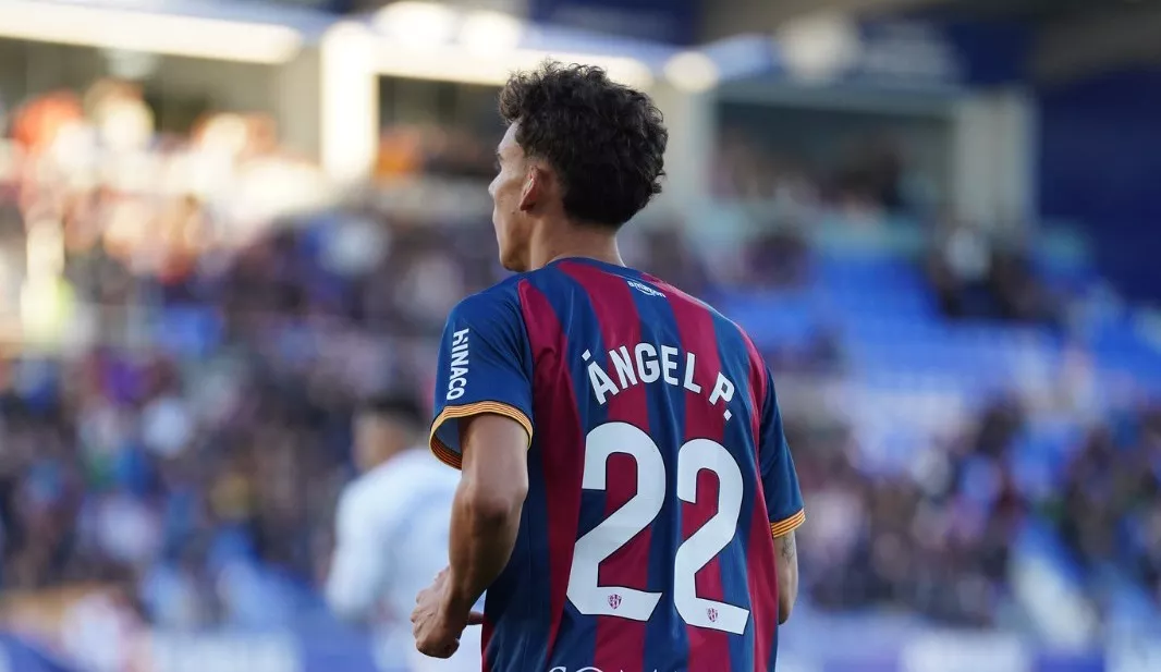 Ángel Pérez dice adiós al Huesca: "Me voy con agradecimiento eterno hacia este club" Ángel Pérez dice adiós al Huesca: "Me voy con agradecimiento eterno hacia este club"