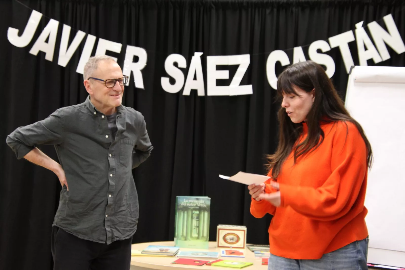 Encuentro con el ilustrador Javier Sáez en la Biblioteca Durán Gudiol. Foto Carlos Neofato