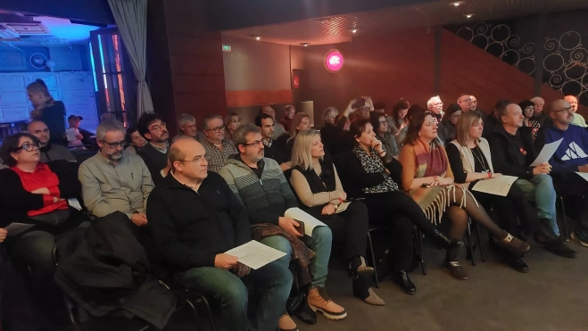 Público en el Bendita Ruina Público en el Bendita Ruina