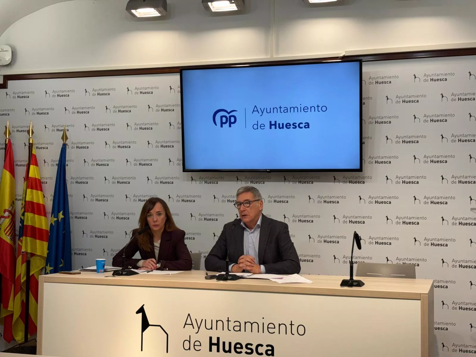Gemma Allué y Ricardo Oliván, en la rueda de prensa que analiza la sentencia del TSJA