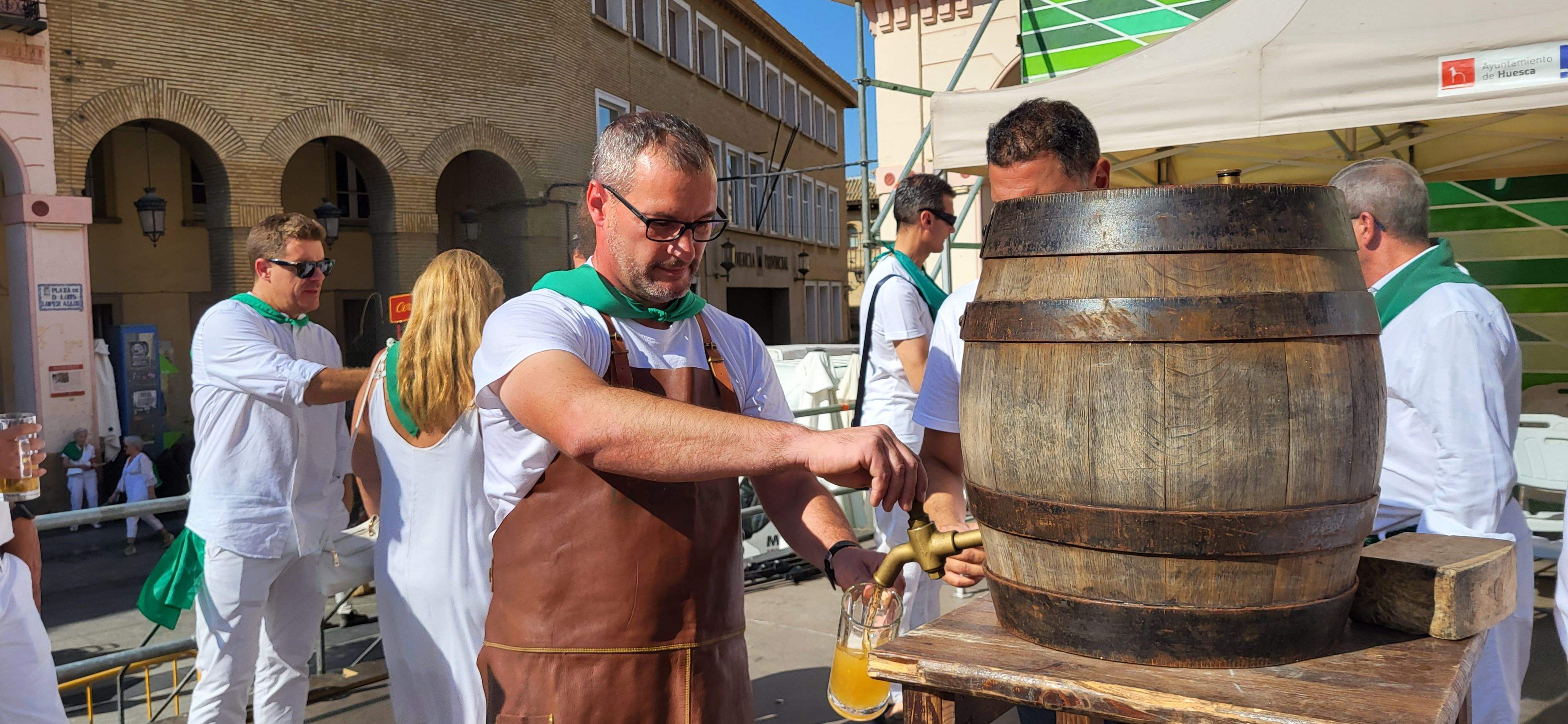 Apertura del barril conmemorativo de la cerveza San Miguel