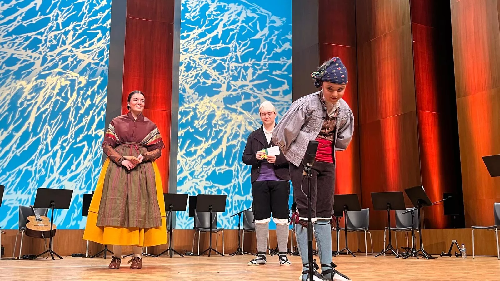 Certamen Nacional de Jota de Huesca para los más pequeños, veteranos, baile e indumentaria. Foto Mercedes Manterola