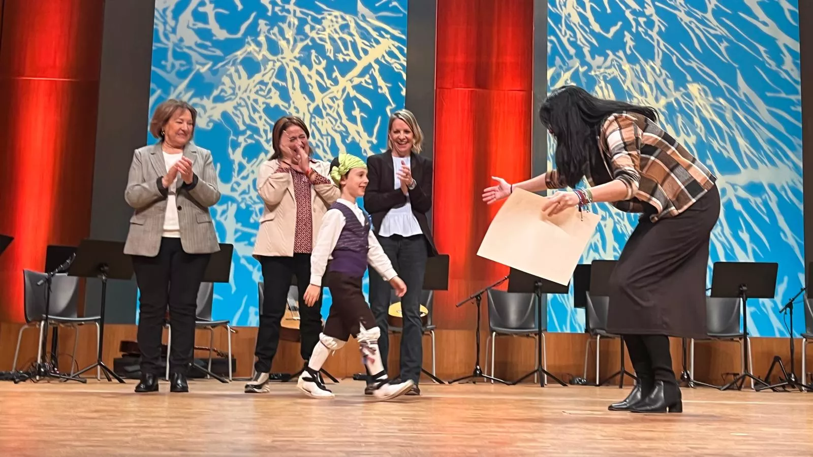 Certamen Nacional de Jota de Huesca para los más pequeños, veteranos, baile e indumentaria. Foto Mercedes Manterola