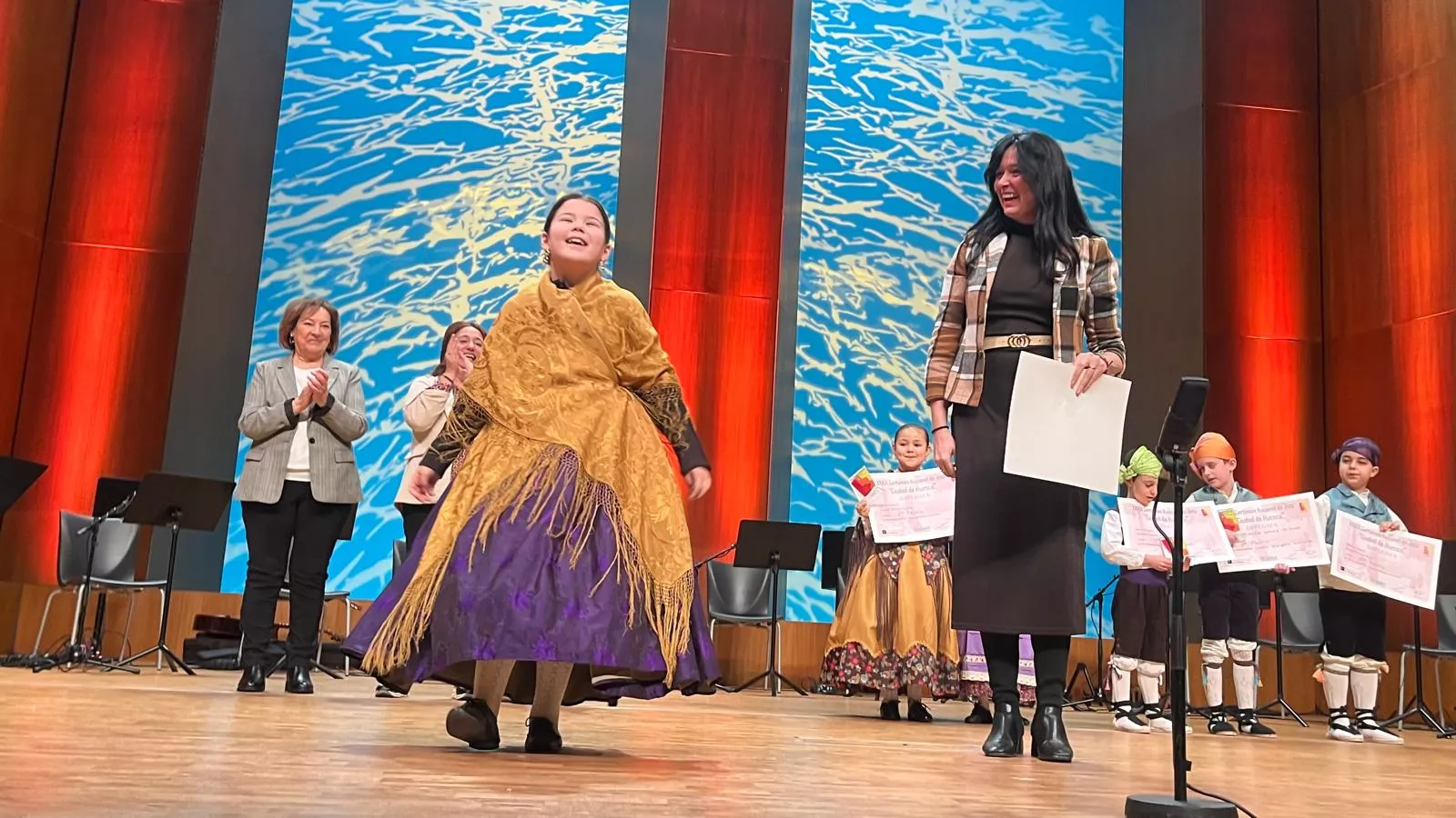 Certamen Nacional de Jota de Huesca para los más pequeños, veteranos, baile e indumentaria. Foto Mercedes Manterola