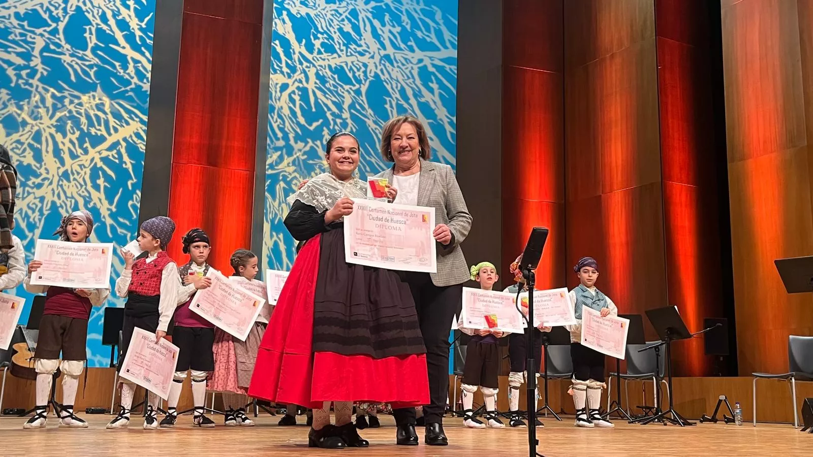 Certamen Nacional de Jota de Huesca para los más pequeños, veteranos, baile e indumentaria. Foto Mercedes Manterola