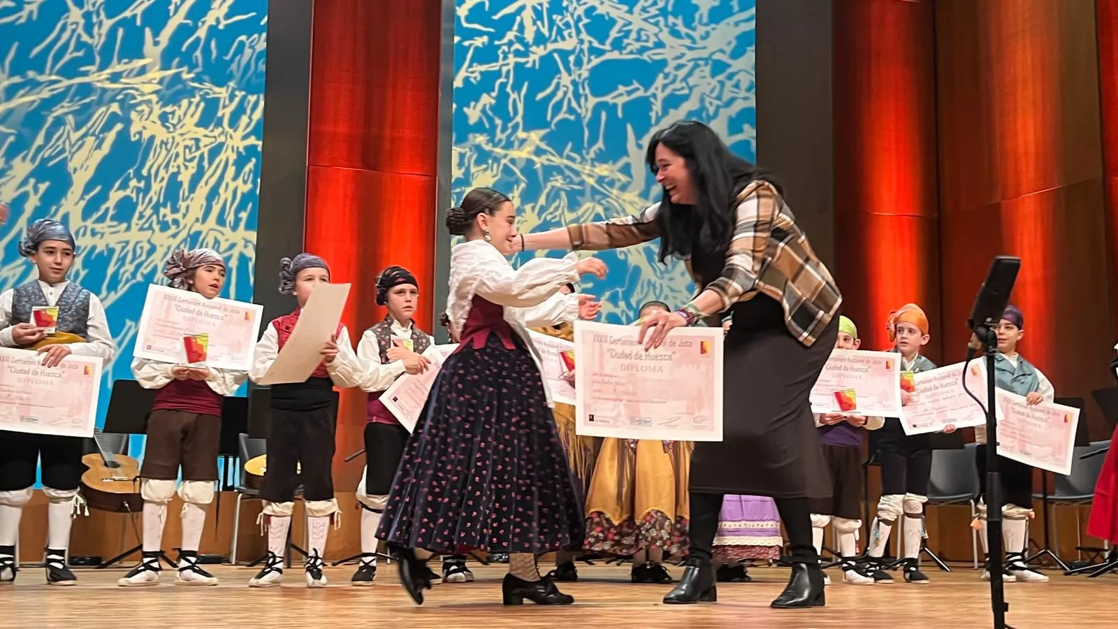 Certamen Nacional de Jota de Huesca para los más pequeños, veteranos, baile e indumentaria. Foto Mercedes Manterola