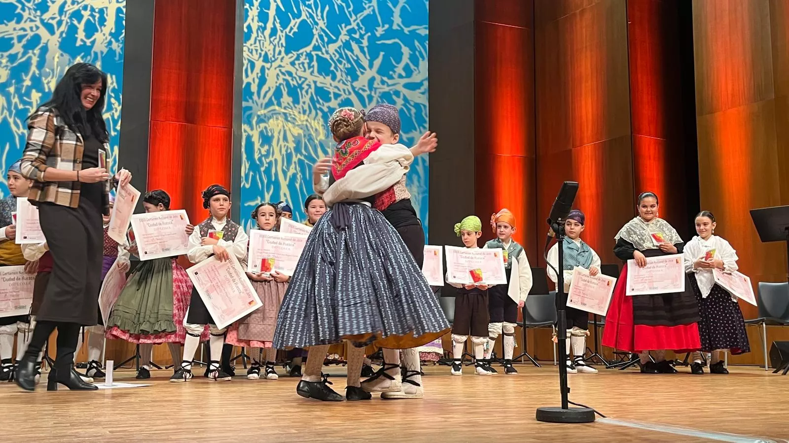 Certamen Nacional de Jota de Huesca para los más pequeños, veteranos, baile e indumentaria. Foto Mercedes Manterola