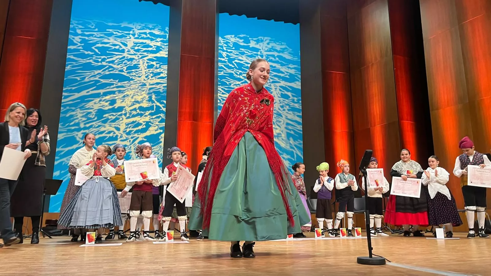 Certamen Nacional de Jota de Huesca para los más pequeños, veteranos, baile e indumentaria. Foto Mercedes Manterola