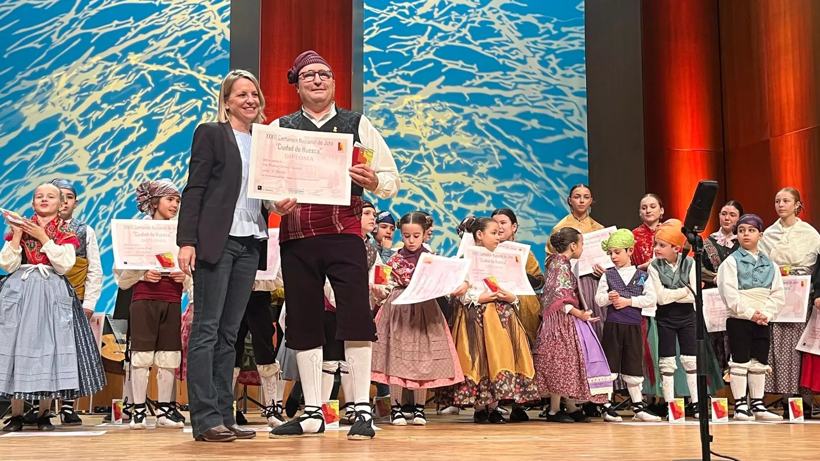 Certamen Nacional de Jota de Huesca para los más pequeños, veteranos, baile e indumentaria. Foto Mercedes Manterola