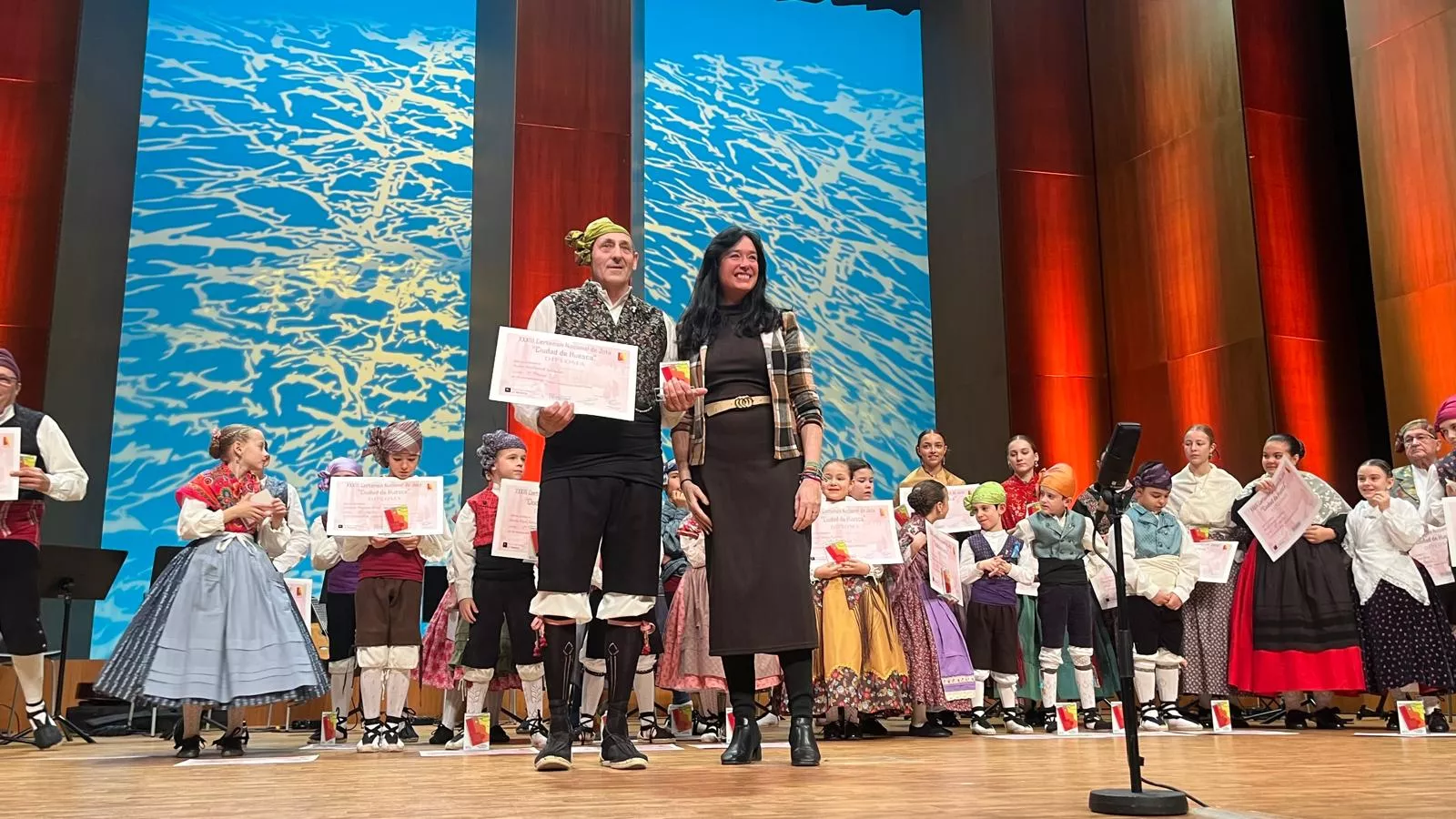 Certamen Nacional de Jota de Huesca para los más pequeños, veteranos, baile e indumentaria. Foto Mercedes Manterola