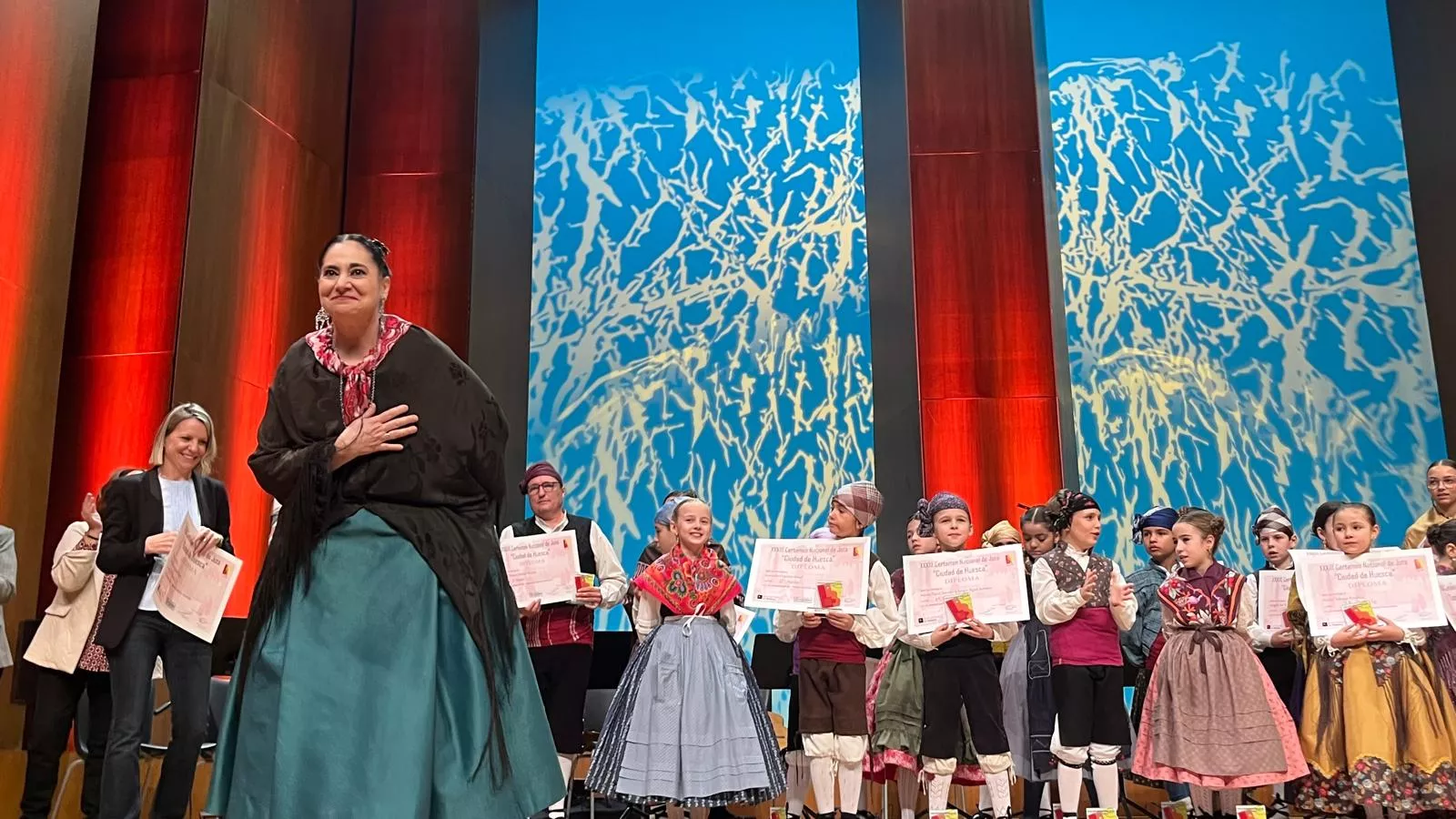 Certamen Nacional de Jota de Huesca para los más pequeños, veteranos, baile e indumentaria. Foto Mercedes Manterola