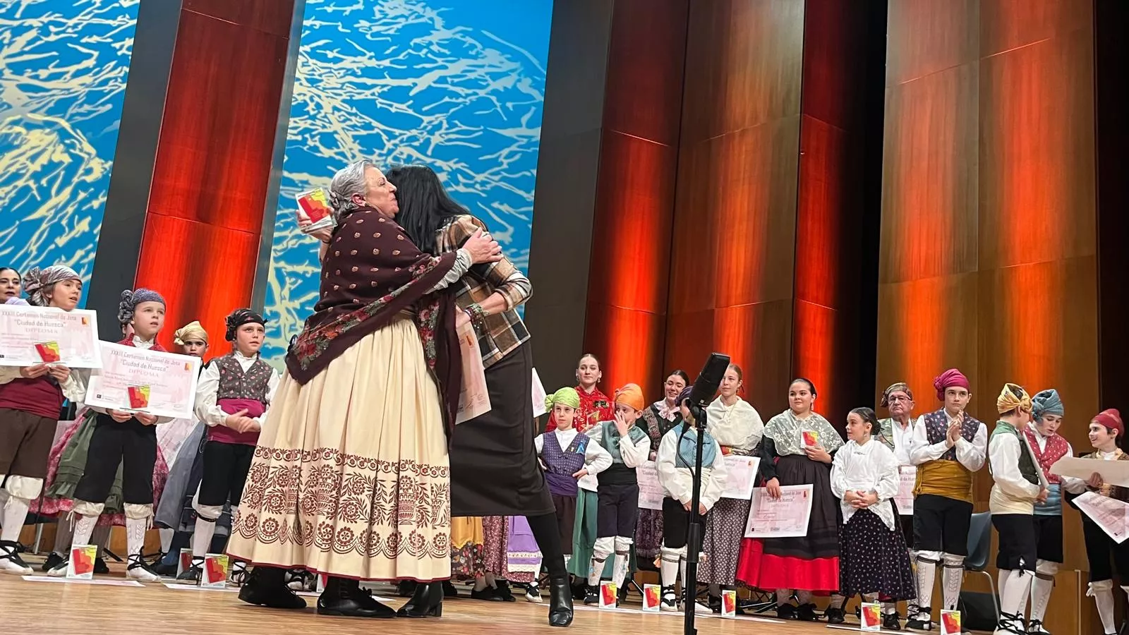 Certamen Nacional de Jota de Huesca para los más pequeños, veteranos, baile e indumentaria. Foto Mercedes Manterola