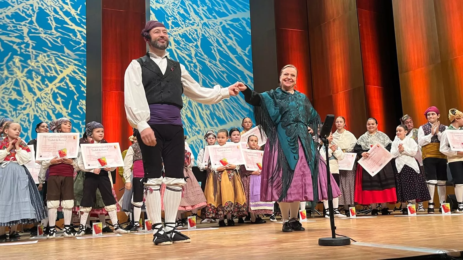 Certamen Nacional de Jota de Huesca para los más pequeños, veteranos, baile e indumentaria. Foto Mercedes Manterola