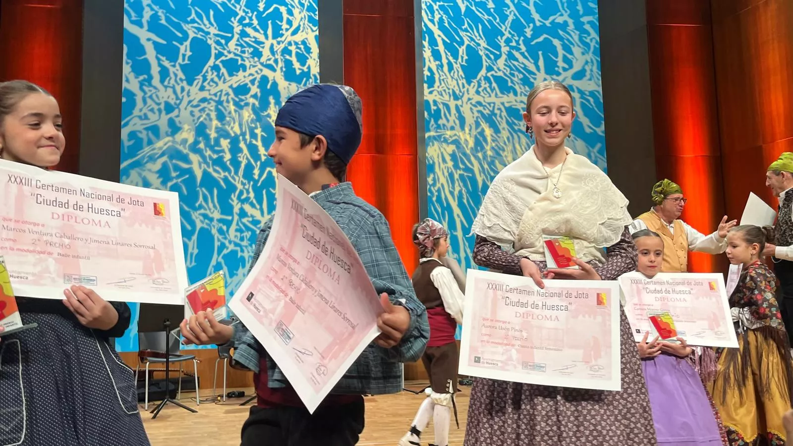 Certamen Nacional de Jota de Huesca para los más pequeños, veteranos, baile e indumentaria. Foto Mercedes Manterola