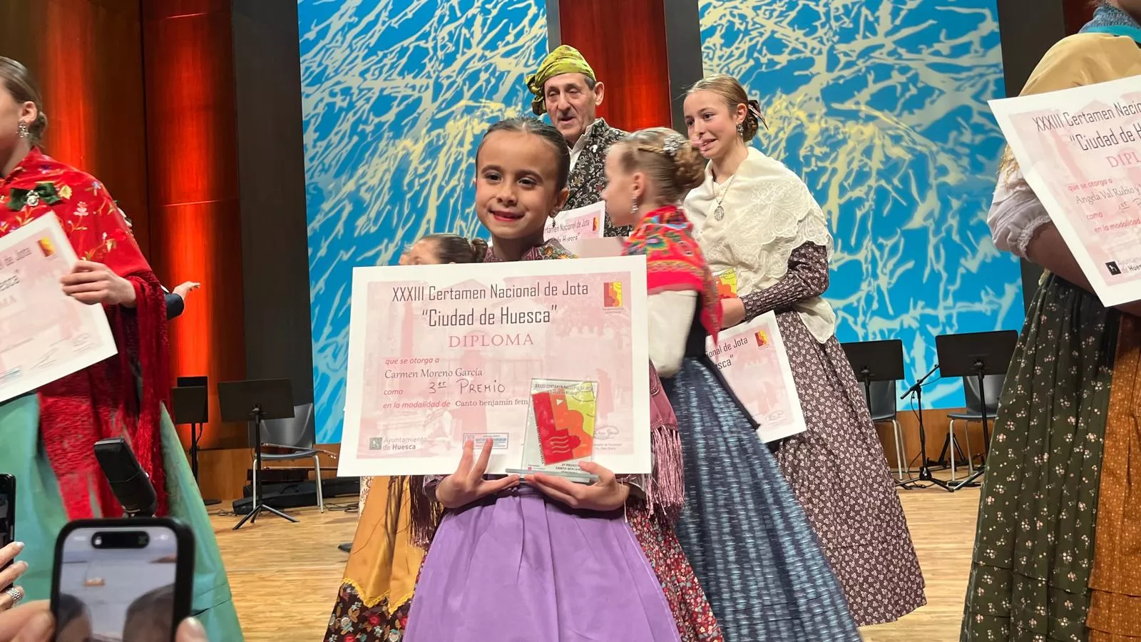 Certamen Nacional de Jota de Huesca para los más pequeños, veteranos, baile e indumentaria. Foto Mercedes Manterola