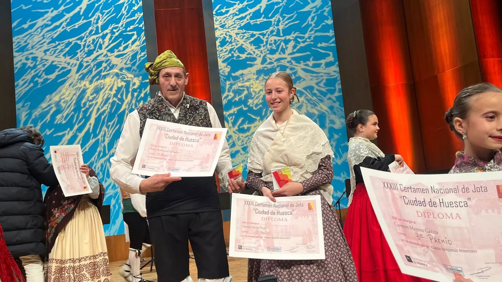 Certamen Nacional de Jota de Huesca para los más pequeños, veteranos, baile e indumentaria. Foto Mercedes Manterola