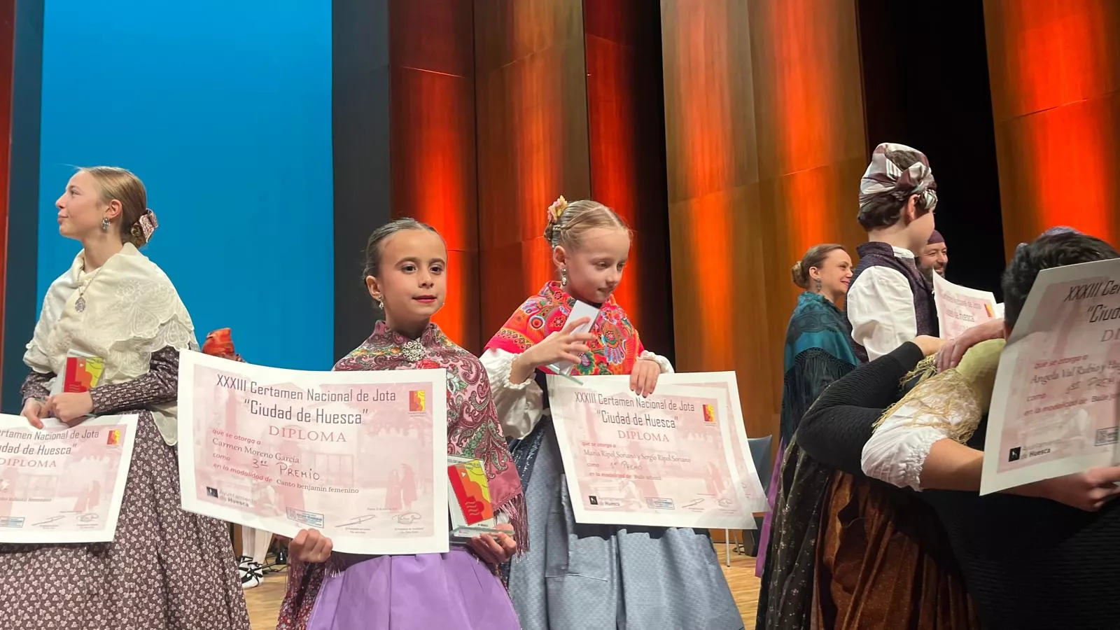 Certamen Nacional de Jota de Huesca para los más pequeños, veteranos, baile e indumentaria. Foto Mercedes Manterola