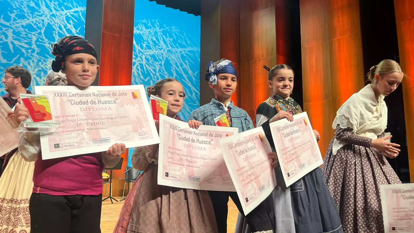 Certamen Nacional de Jota de Huesca para los más pequeños, veteranos, baile e indumentaria. Foto Mercedes Manterola