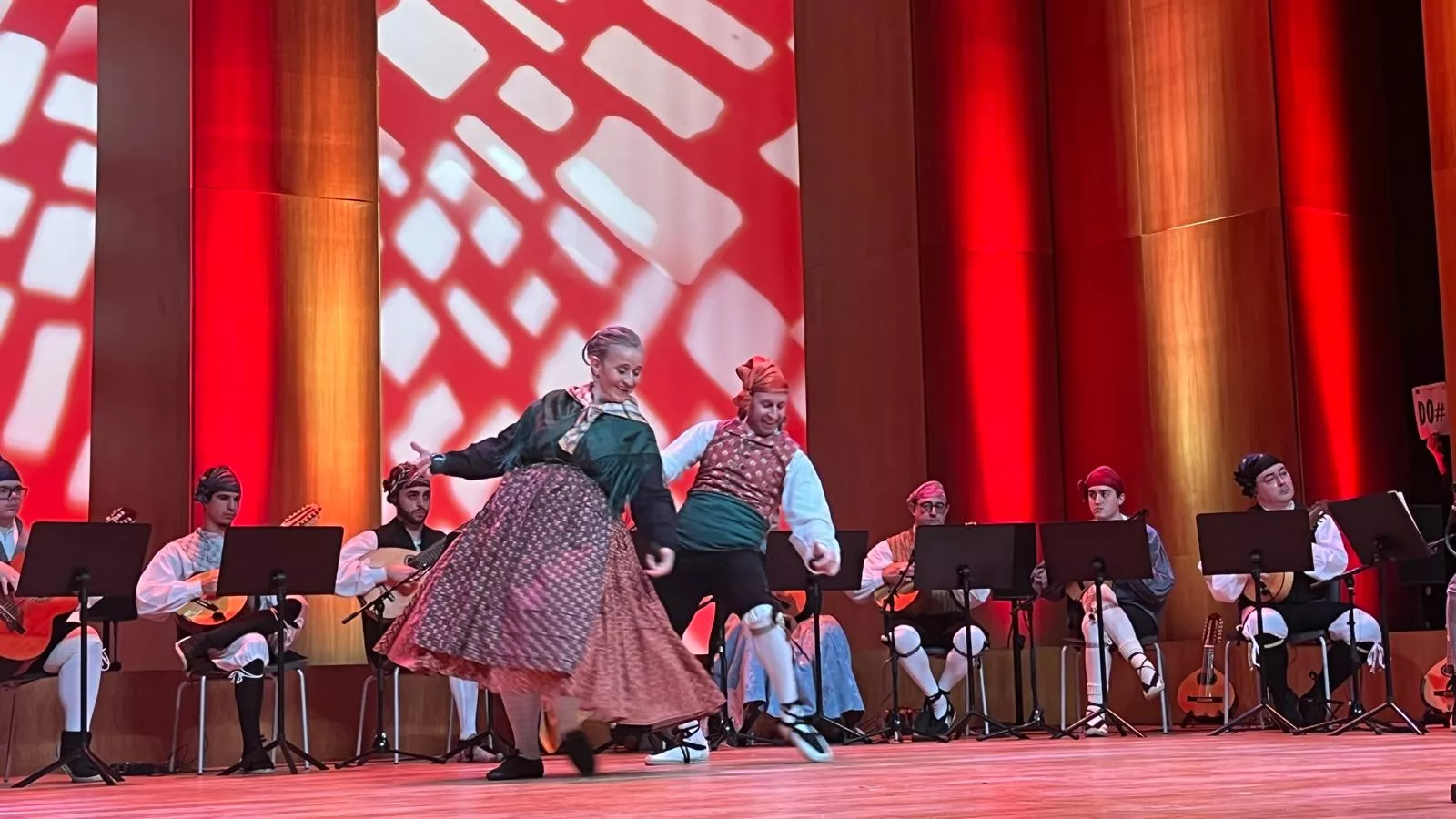 Certamen Nacional de Jota de Huesca para los más pequeños, veteranos, baile e indumentaria. Foto Mercedes Manterola