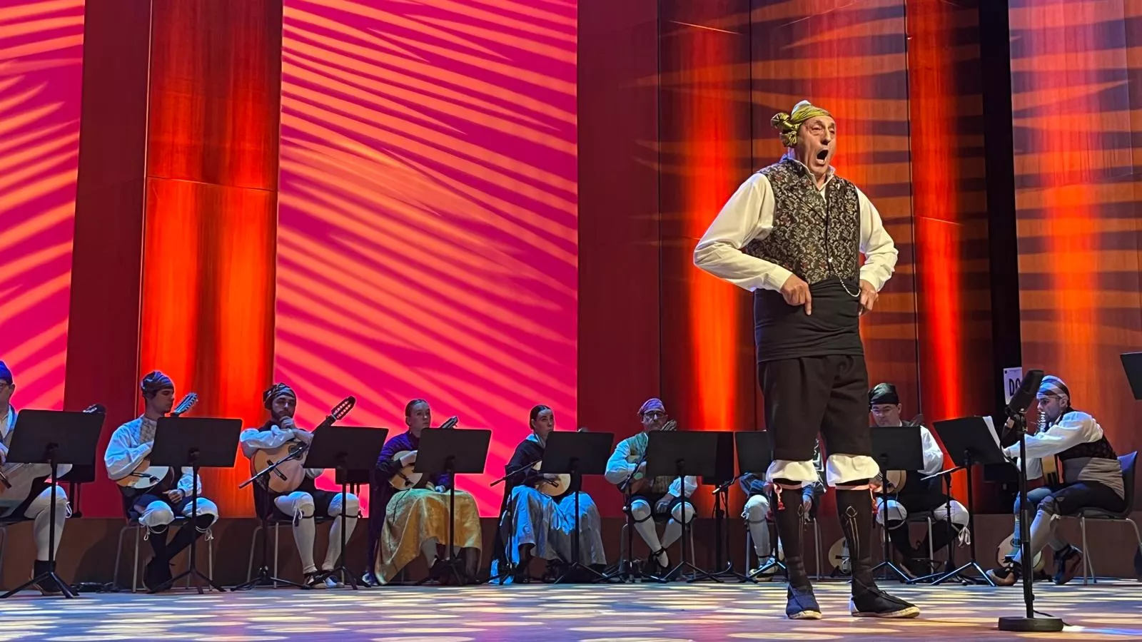 Certamen Nacional de Jota de Huesca para los más pequeños, veteranos, baile e indumentaria. Foto Mercedes Manterola