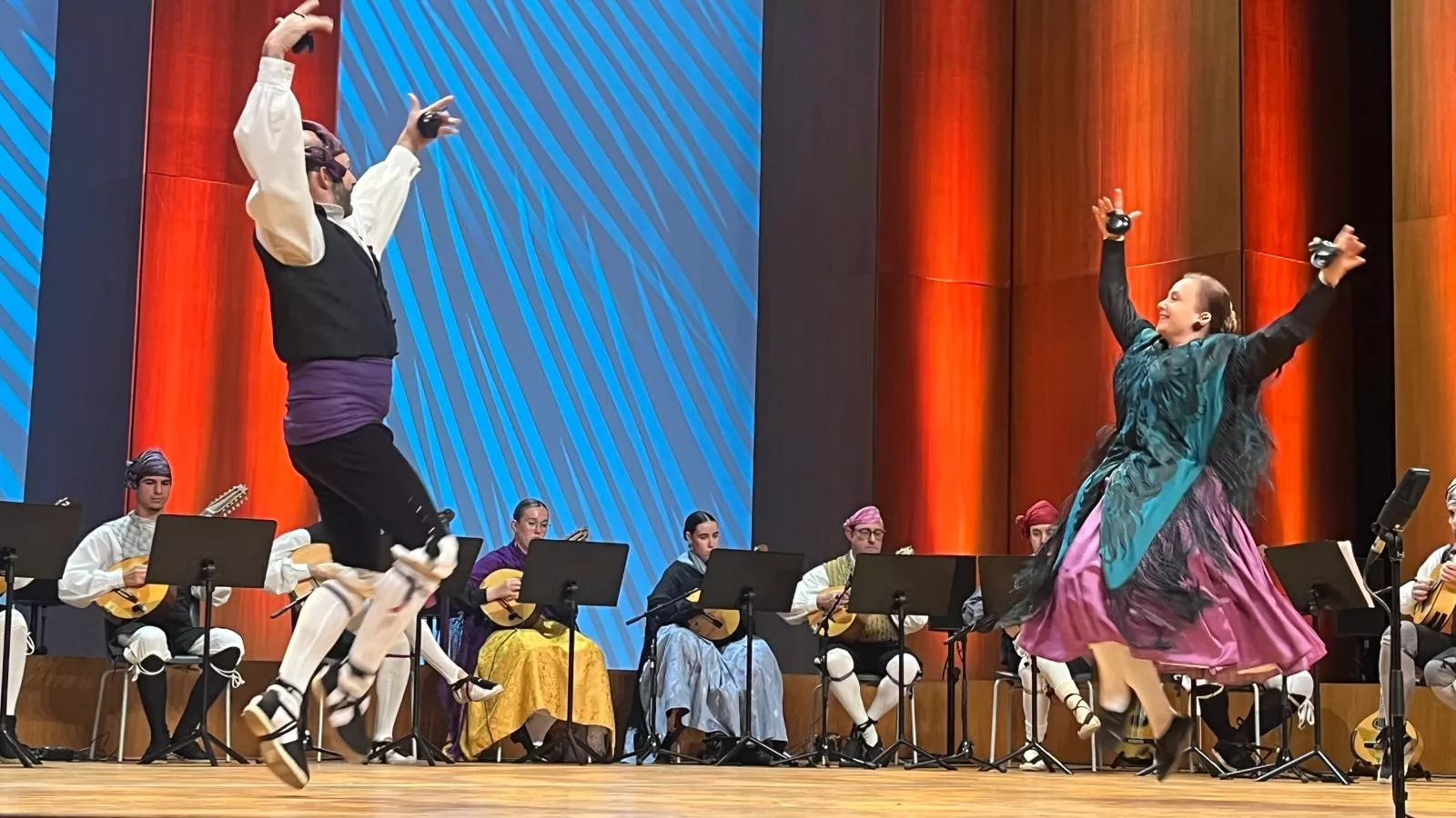 Certamen Nacional de Jota de Huesca para los más pequeños, veteranos, baile e indumentaria. Foto Mercedes Manterola