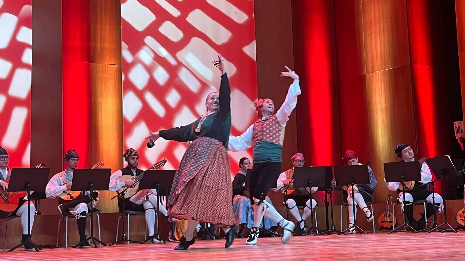 Certamen Nacional de Jota de Huesca para los más pequeños, veteranos, baile e indumentaria. Foto Mercedes Manterola