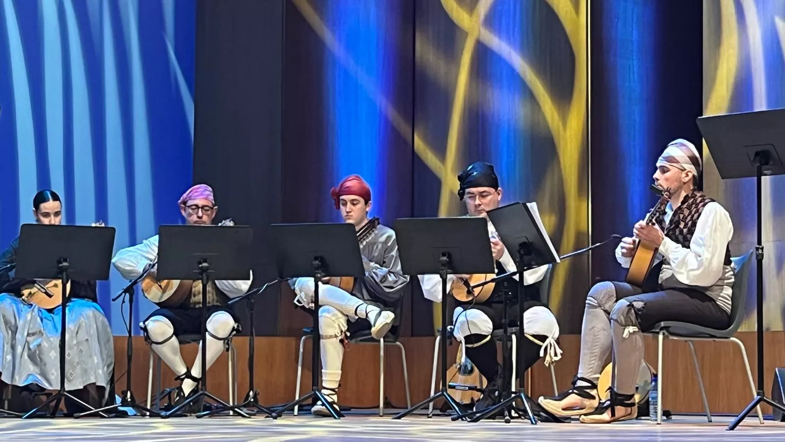 Certamen Nacional de Jota de Huesca para los más pequeños, veteranos, baile e indumentaria. Foto Mercedes Manterola